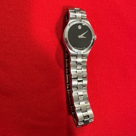 💎 100% Authentic Movado 2100017 Women's Museum Stainless Steel Quartz Wa… - Picture 6 of 11